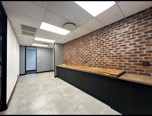 1,627M² OFFICE TO LET IN SANDTON CENTRAL