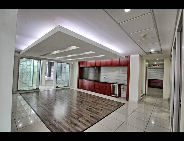 3,621M² WAREHOUSE TO LET IN ROODEPOORT