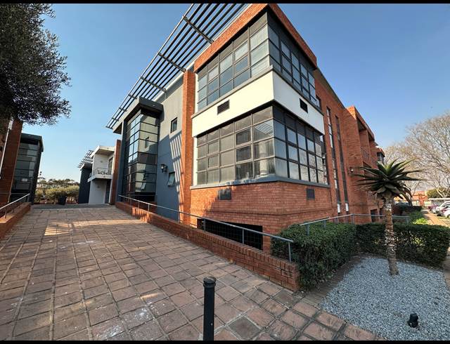 253.90M² OFFICE TO LET IN ECO PARK ESTATE