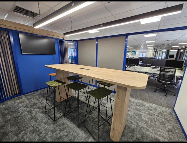 1,753M² OFFICE TO LET IN CENTURY CITY