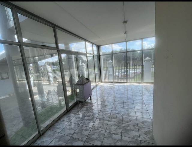 400M² OFFICE TO LET IN ORMONDE