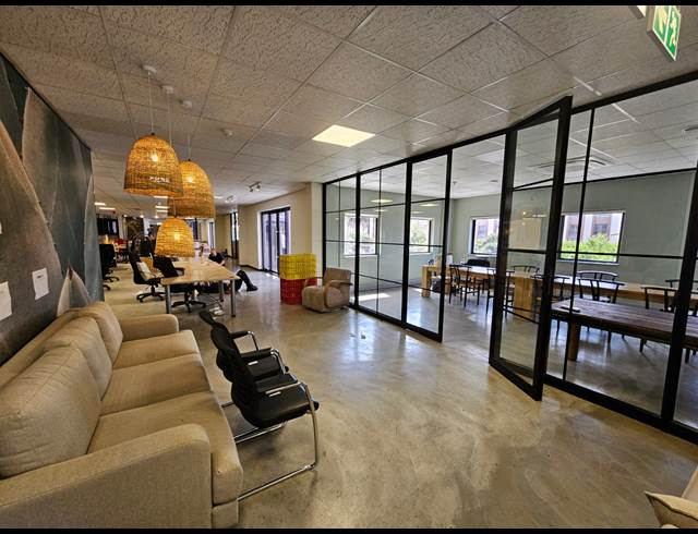 877M² OFFICE TO LET IN CENTURY CITY