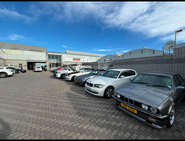 1,100M² WAREHOUSE TO LET IN RETREAT INDUSTRIAL
