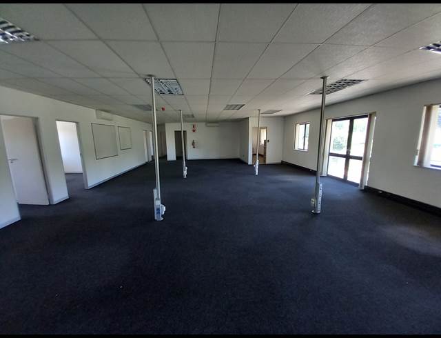 279M² OFFICE TO LET IN BRYANSTON