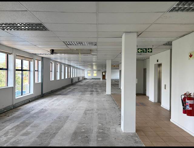 749M² OFFICE TO LET IN RANDJESPARK