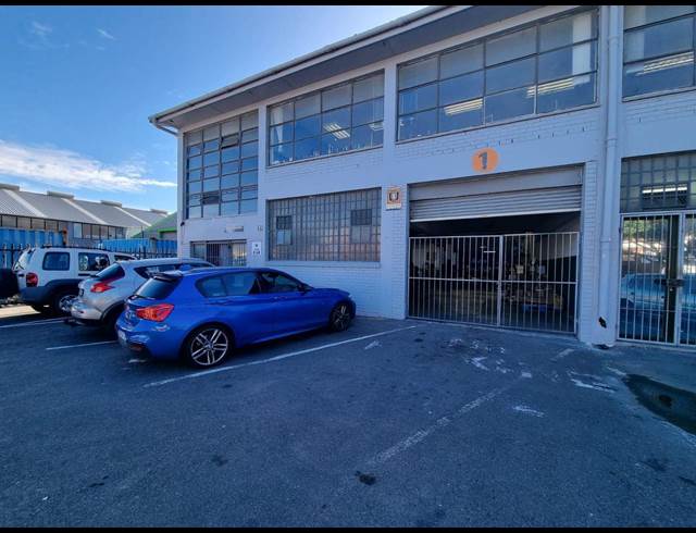 500M² WAREHOUSE TO LET IN PAARDEN EILAND