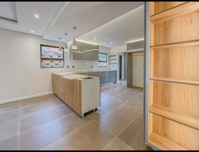 4 BEDROOM TOWNHOUSE TO LET IN SEAWARD ESTATES