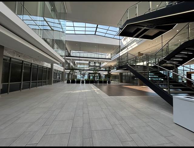 2,700M² OFFICE TO LET IN WATERFALL