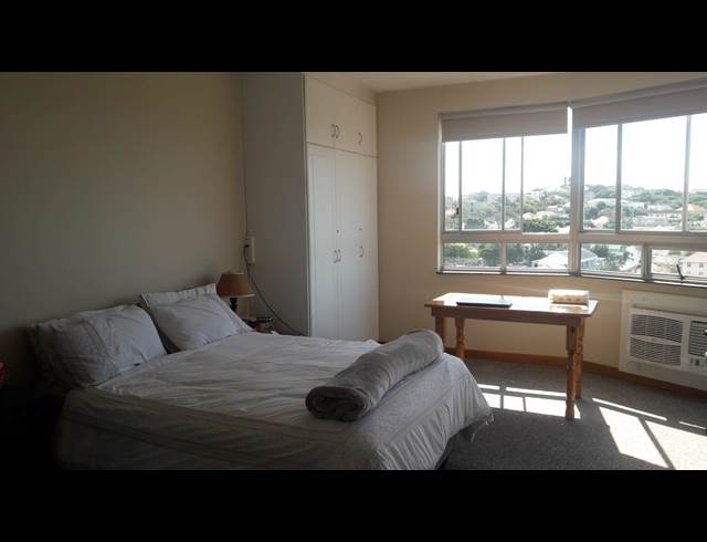 2 BEDROOM FLAT TO LET IN ESSENWOOD