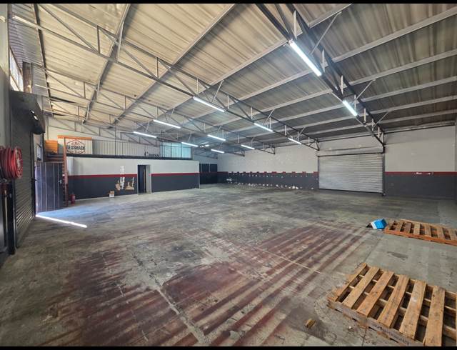 280M² WAREHOUSE TO LET IN KOEDOESPOORT INDUSTRIAL
