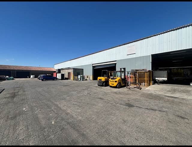 2,000M² WAREHOUSE TO LET IN BLACKHEATH INDUSTRIAL