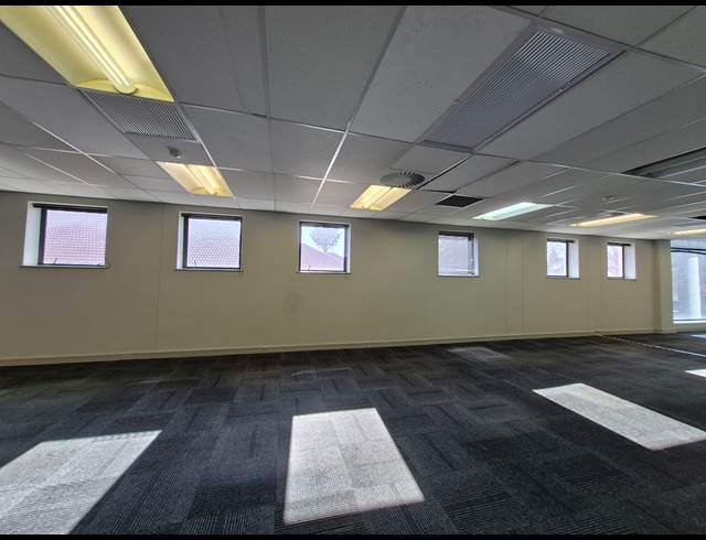 725M² OFFICE TO LET IN WAVERLEY