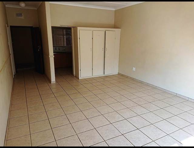 1 BEDROOM PROPERTY TO RENT IN DIE BULT