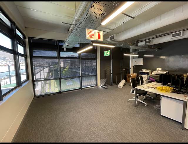 207M² OFFICE TO LET IN GARDENS