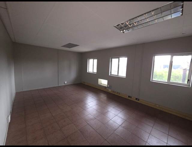200M² OFFICE TO LET IN KOEDOESPOORT INDUSTRIAL