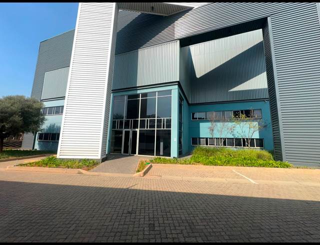 7,739M² WAREHOUSE TO LET IN ELANDSFONTEIN