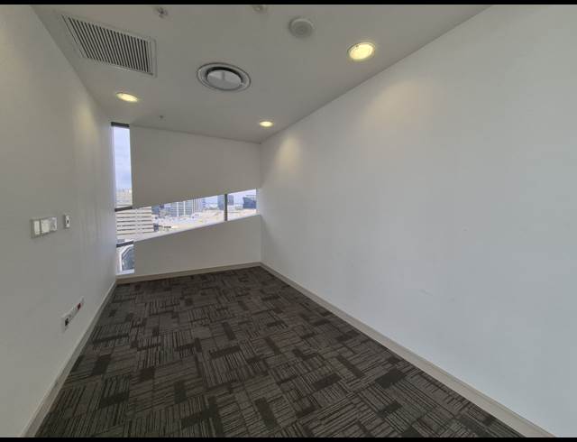 521M² OFFICE TO LET IN SANDHURST