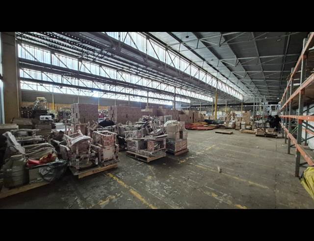 5,356M² WAREHOUSE TO LET IN ANDERBOLT