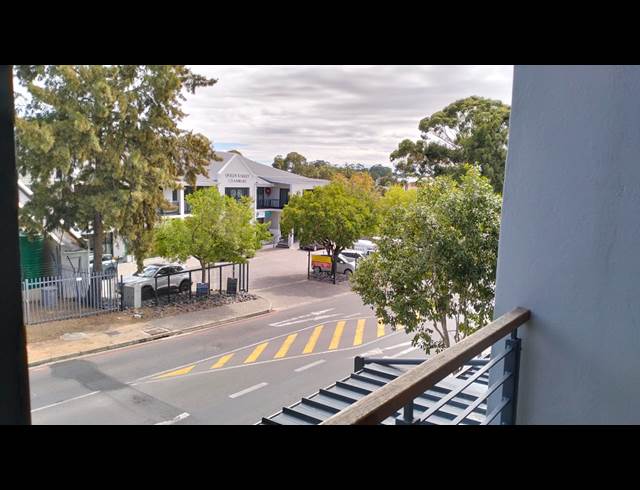 168M² OFFICE RENTED IN DURBANVILLE CENTRAL