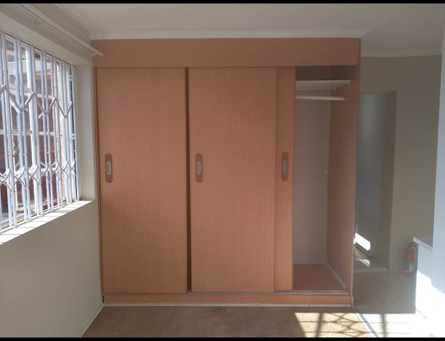 1 bed property to rent in FLORIDA