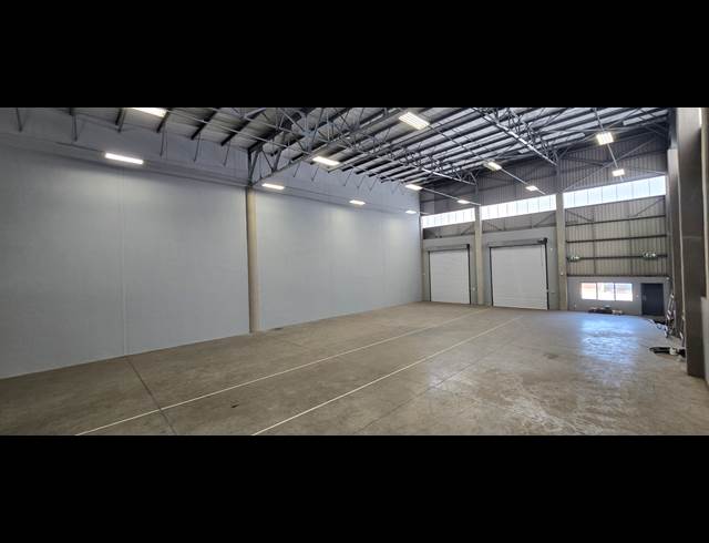 2,244M² WAREHOUSE TO LET IN LANSERIA