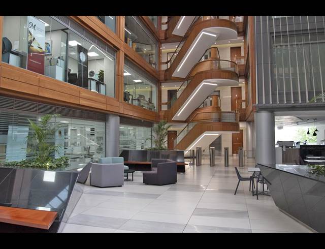 539M² OFFICE TO LET IN SANDTON CENTRAL