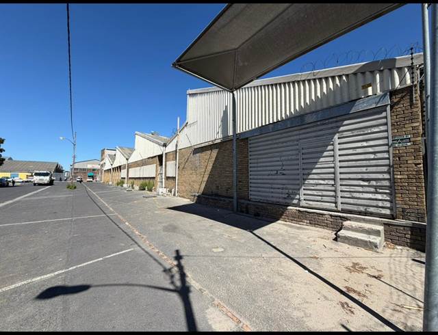 3,000M² WAREHOUSE TO LET IN LANSDOWNE