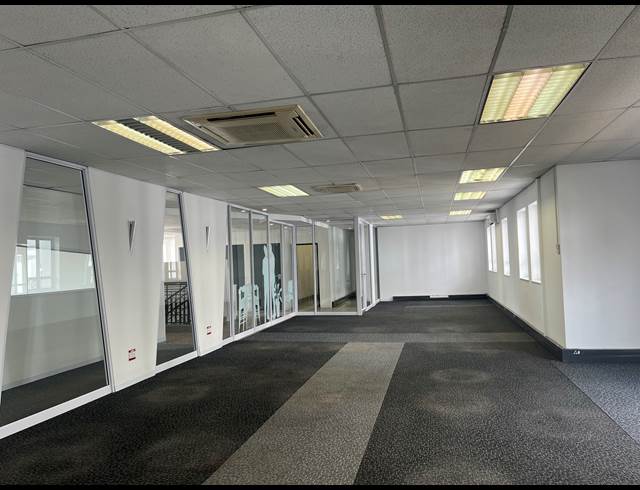 1,224M² OFFICE TO LET IN BRYANSTON