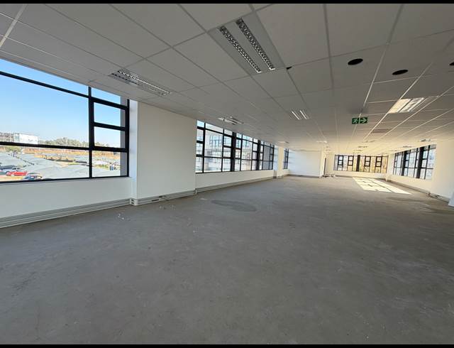 440M² OFFICE TO LET IN PARKHAVEN