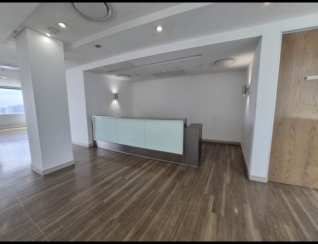 521M² OFFICE TO LET IN SANDHURST