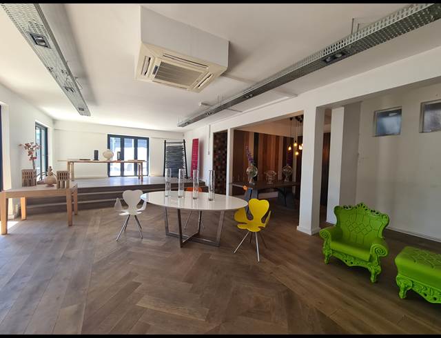 245M² SHOWROOM RENTED IN KRAMERVILLE