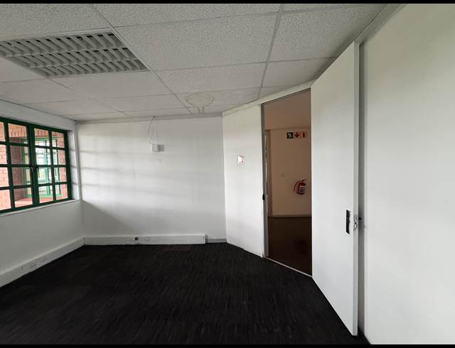 232M² OFFICE TO LET IN CLAREMONT