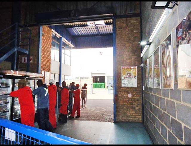 830M² WAREHOUSE TO LET IN JET PARK