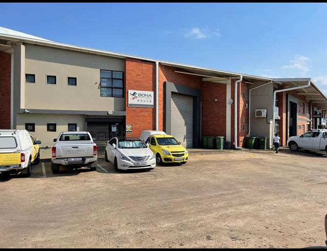 330M² WAREHOUSE TO LET IN RED HILL