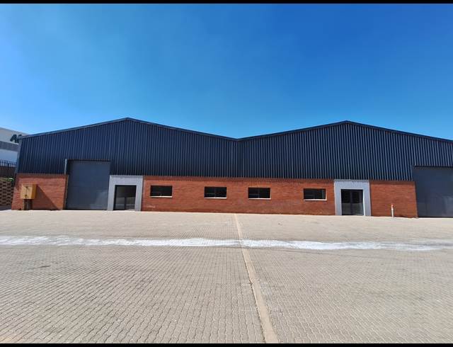 1,094M² WAREHOUSE TO LET IN COSMO BUSINESS PARK