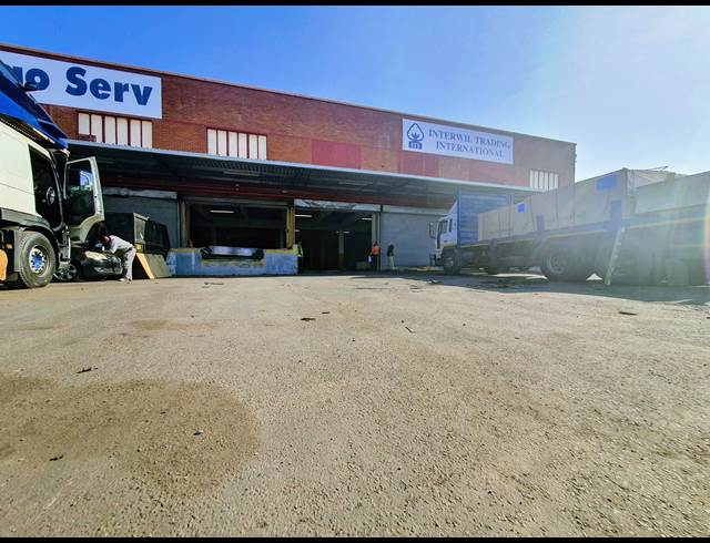 8,500M² WAREHOUSE TO LET IN JACOBS