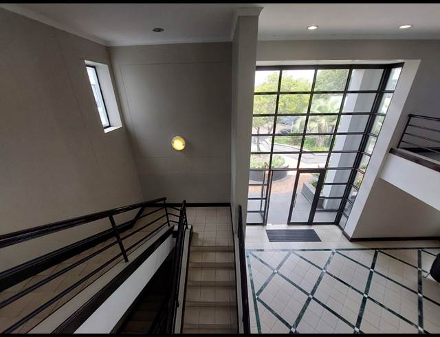 252M² OFFICE TO LET IN BRYANSTON