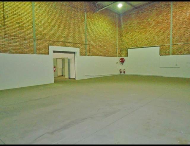 598M² WAREHOUSE TO LET IN MEADOWDALE