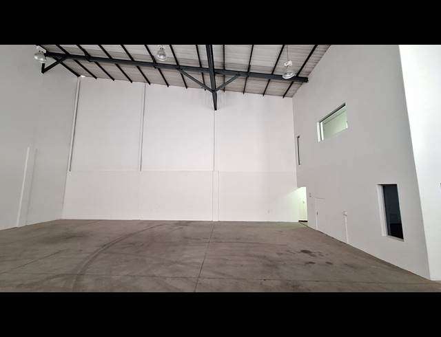 286M² WAREHOUSE TO LET IN NORTH RIDING