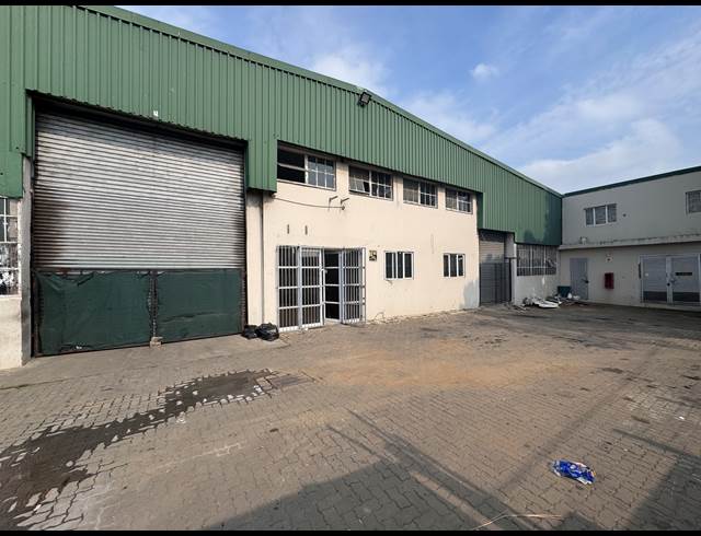 1,200M² WAREHOUSE TO LET IN PHOENIX INDUSTRIAL