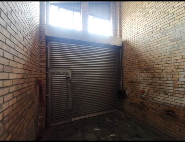 300M² WAREHOUSE TO LET IN MAITLAND