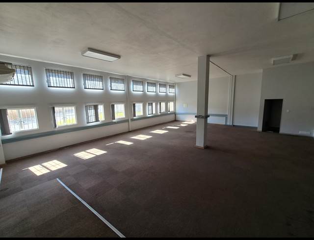 1,016M² WAREHOUSE TO LET IN HALFWAY HOUSE