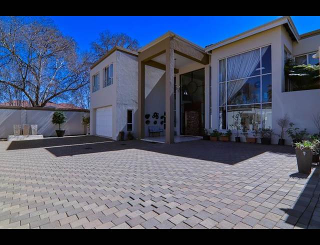 7 BEDROOM PROPERTY TO RENT IN HOUGHTON ESTATE