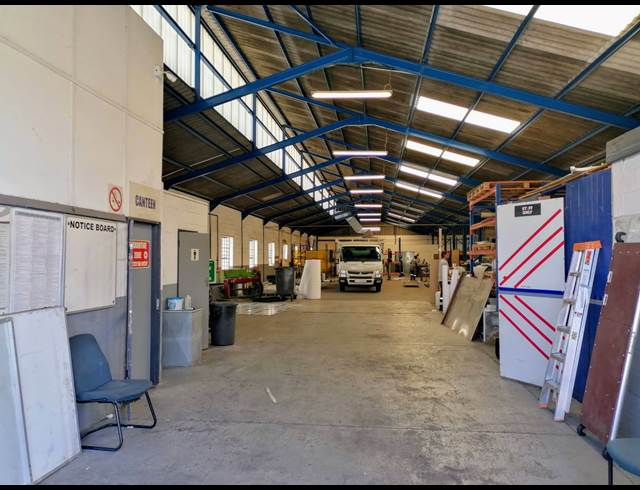 1,205M² WAREHOUSE TO LET IN BEACONVALE