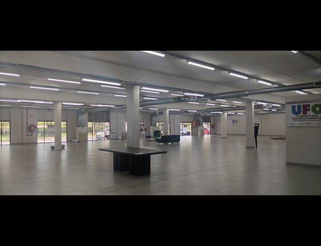 1,271M² BUSINESS TO LET IN RIVERSIDE PARK