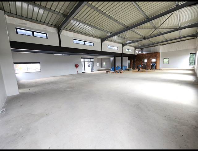 176M² OFFICE TO LET IN ZWARTKOP