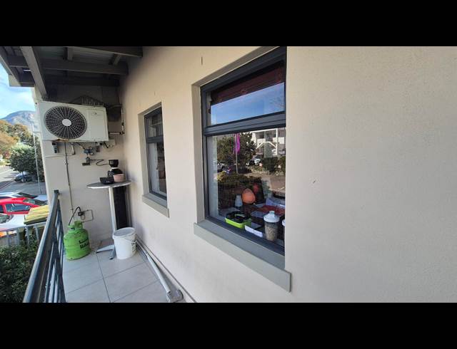 128M² OFFICE TO LET IN WESTLAKE