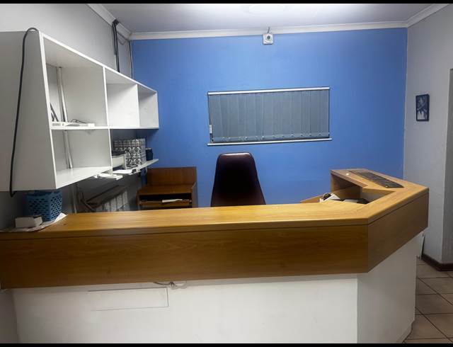 20M² MEDICAL SUITE TO LET IN ORANGE GROVE