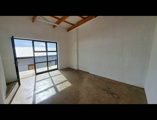 15M² OFFICE TO LET IN WILLOW PARK MANOR