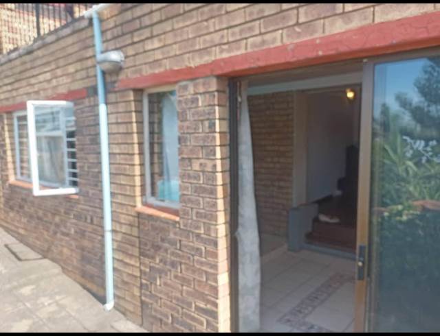 1 bed property to rent in OAKDENE